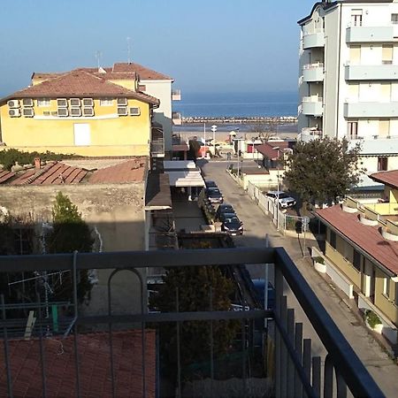 Hotel Aros Rimini Esterno foto
