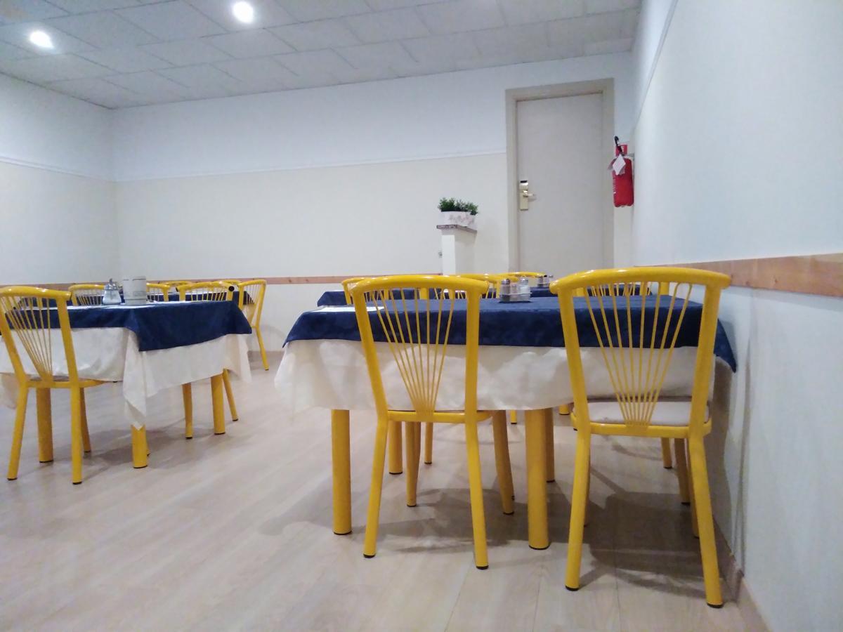 Hotel Aros Rimini Esterno foto