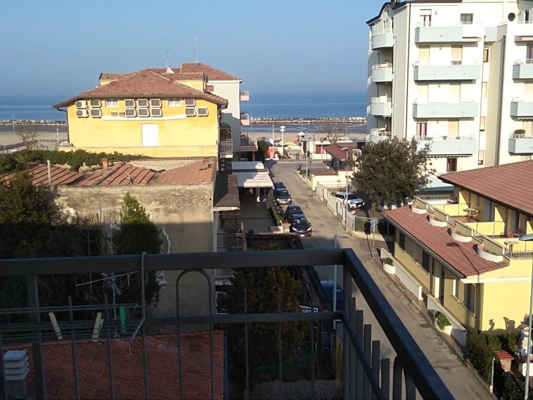 Hotel Aros Rimini Esterno foto